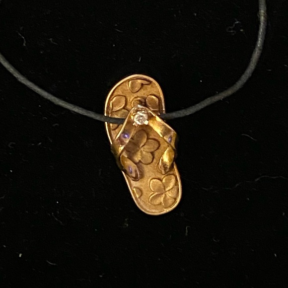 😍RARE😍 Maui Divers Hibiscus Plumeria Top Slipper Pendant